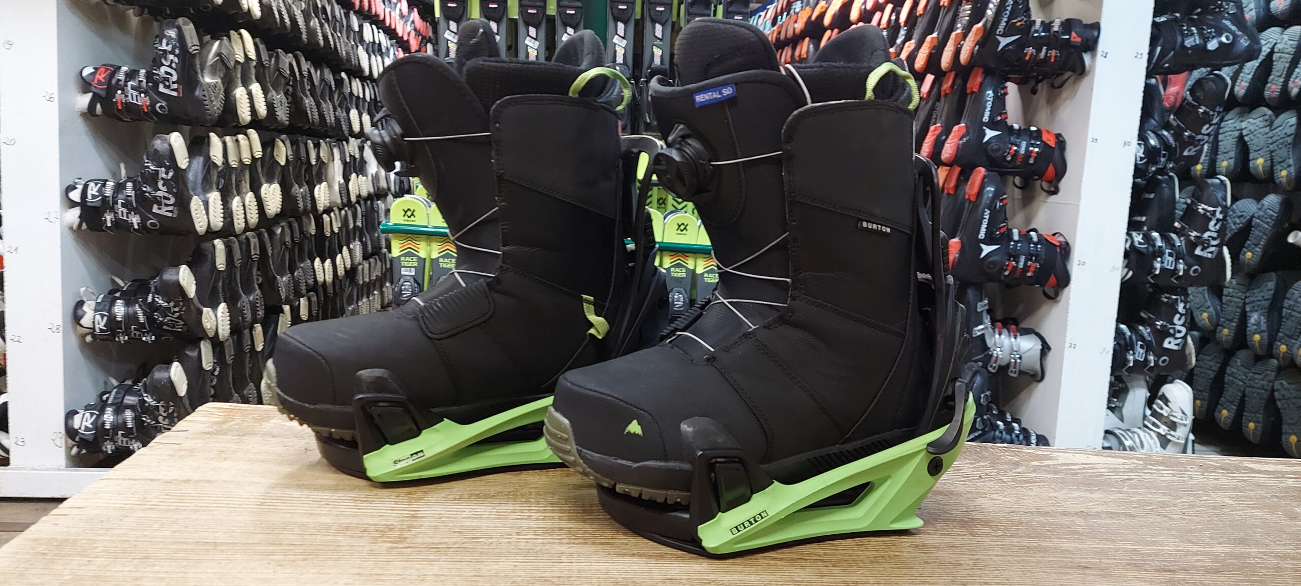 Wypożyczalnia nart i snowboardu oraz serwis Szelment skisurf